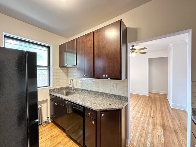 Photo - 2311 W Wilson Ave Unit F2