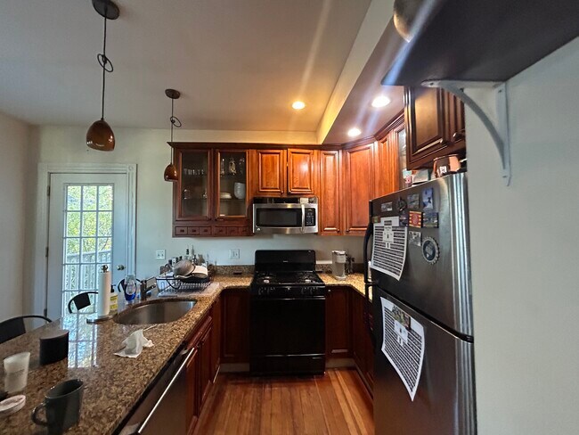 Photo - 112 Hillside St Unit 2