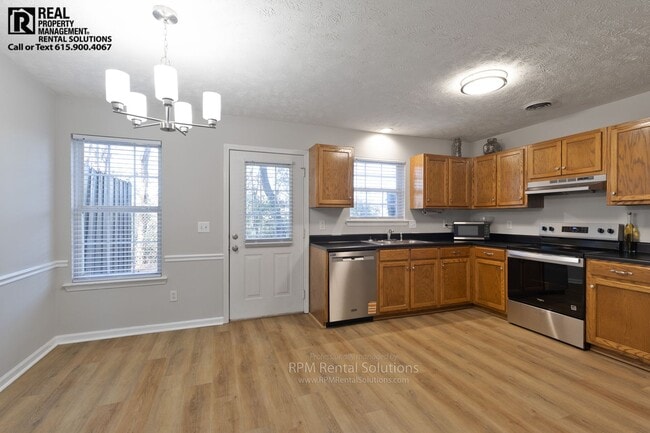 Building Photo - Modern 2BR townhome near MTSU, Washer & Dryer included!