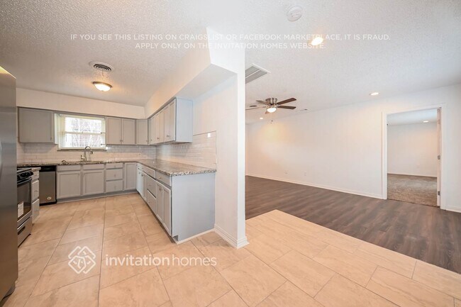 Photo - 2437 W 4th St