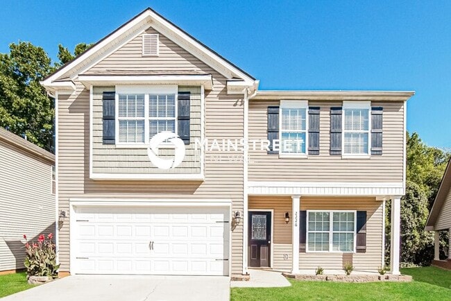 Photo - 3 Bedroom Pet-Friendly Home in KNOXVILLE, TN with Main Street Renewal