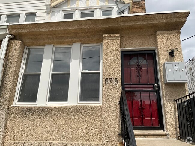 Building Photo - 5715 Beaumont Ave Unit 2nd floor Rental