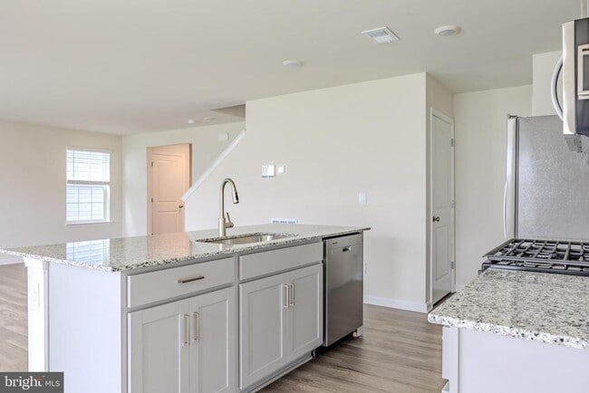 Photo - 114 Charing Cross Dr