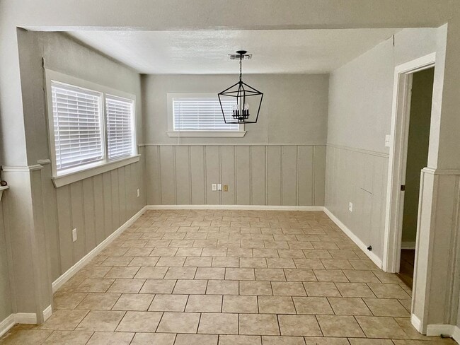 Photo - Cute 3/2 on a Corner Lot!