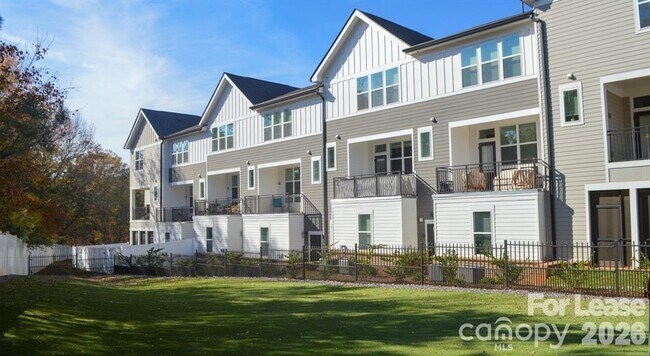 Photo - 17014 Fairmount Way