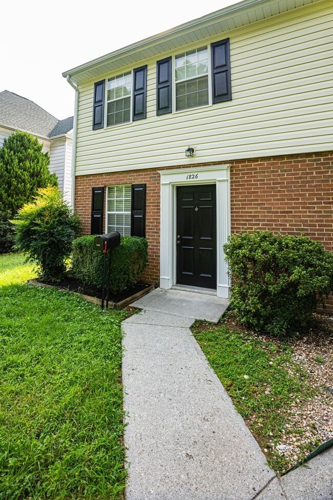Photo - 1826 Belleville Rd SW