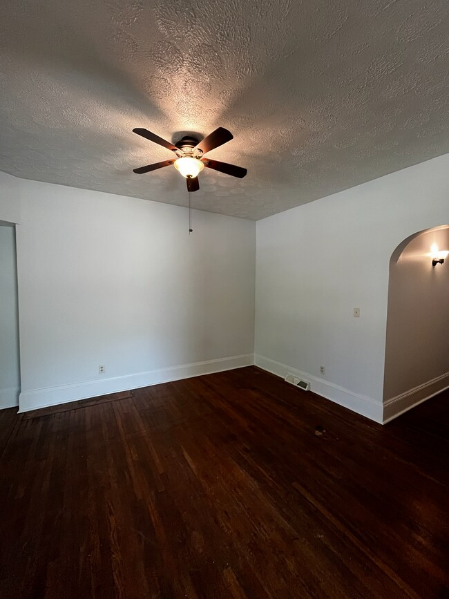 Entryway/Dining