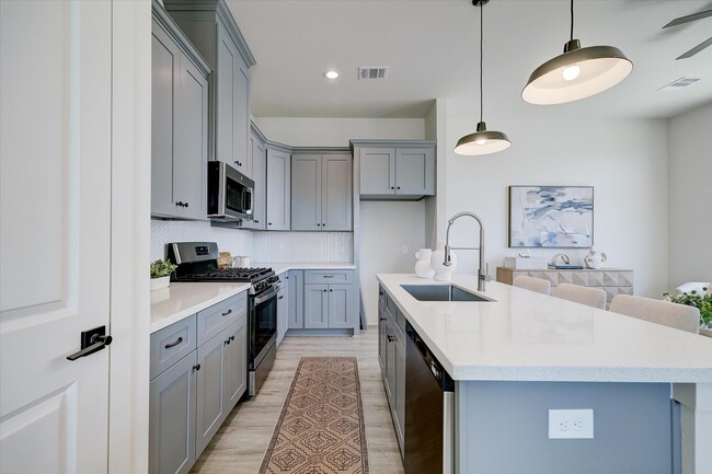 Building Photo - 5246 Texas St Rental