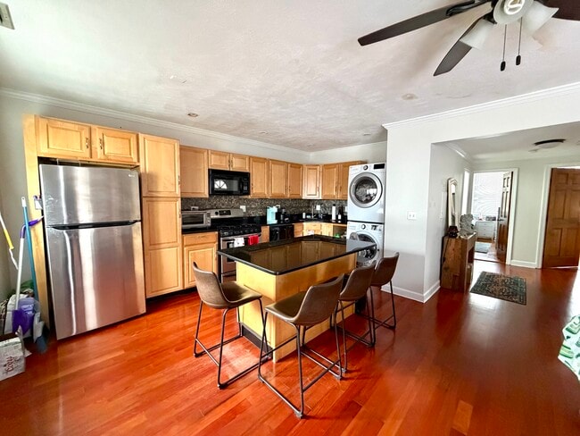 Building Photo - 94 Florida St Unit 3