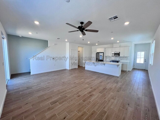 Photo - 883 Fruitwood Ave