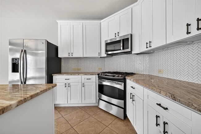 Photo - 2606 Waterbrook Ln