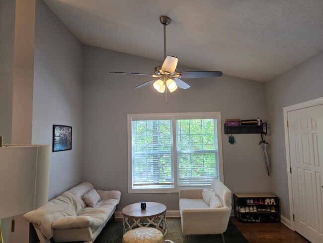 Photo - 1415 Providence Blvd