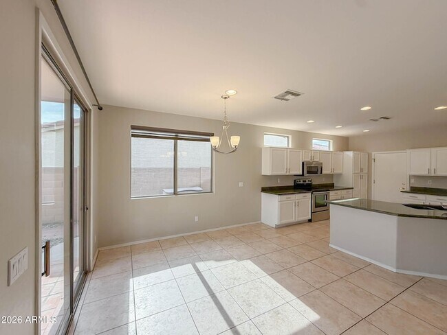 Photo - 203 W Cedar Dr