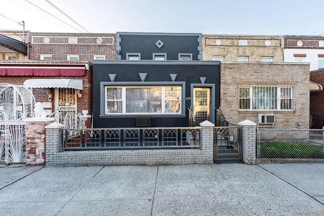 Building Photo - 24-28 26th St Unit 1st FL