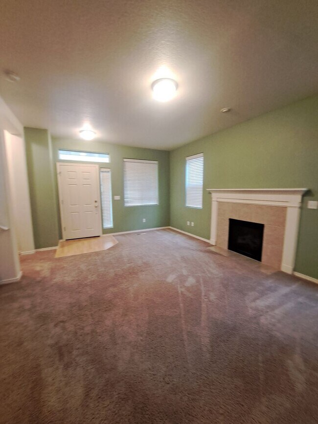 Photo - 3 BEDROOM - AC - move in ready Hillsboro
