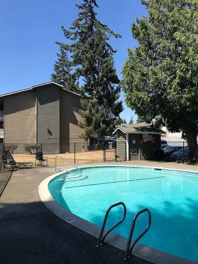 Photo - View at the Lake Apartments