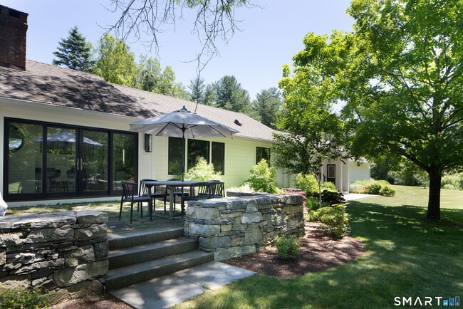 Photo - 54 Robin Hill Ln