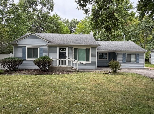 Building Photo - 21450 Frazer Ave