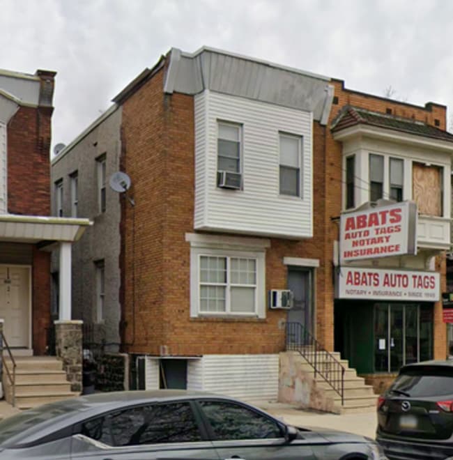 Building Photo - 5119 Chestnut St Unit 2R