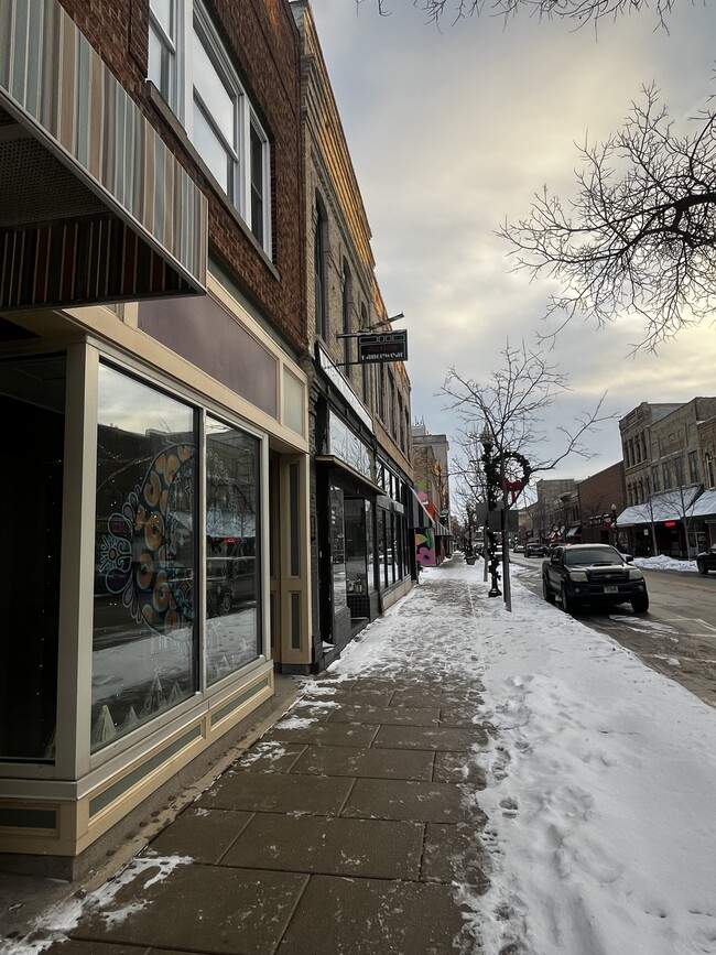 Vista hacia el sur desde la entrada de Main Street - 456 N Main St Unidad The Haven at Harmony