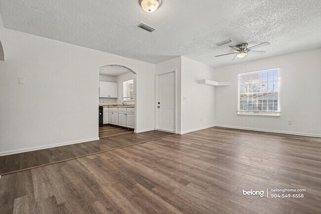 Photo - 1995 W 4th St