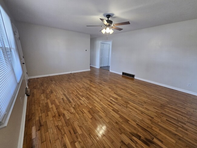 Photo - 167 Hill-N-Dale Dr