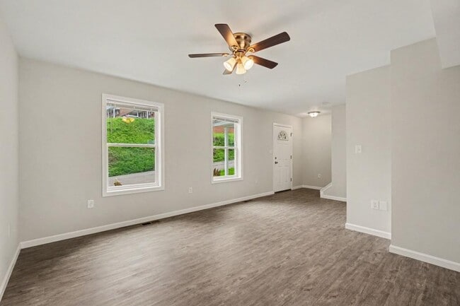 Photo - 24 N 6th St