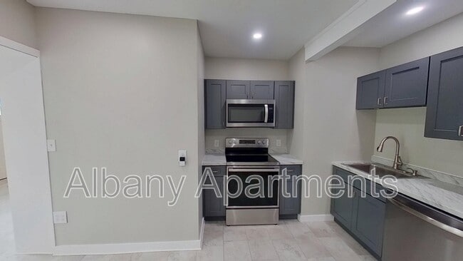 4 Teneyck Avenue - 3 - 4 Teneyck Avenue - 3 Condo