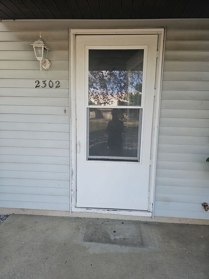 Photo - 2302 Carnation Dr House