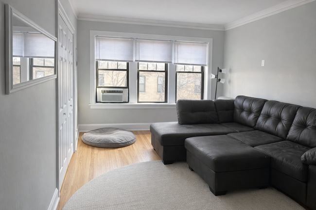 Photo - 3610 N Claremont Ave Unit L3