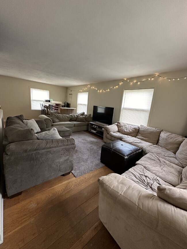 Exciting 3 Bed 1 & 1/2 Bath close to UWEC!