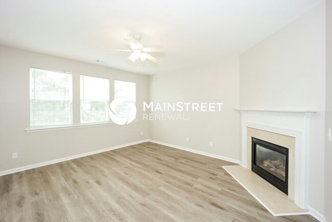 Photo - 5 Bedroom Pet-Friendly Home in Fairburn, GA with Main Street Renewal