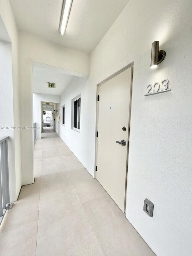 310 E 7th St Unit 203
