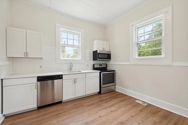 Photo - 338 State St