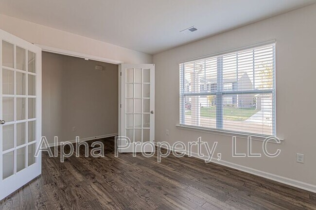 Photo - 852 Wolverine Ln