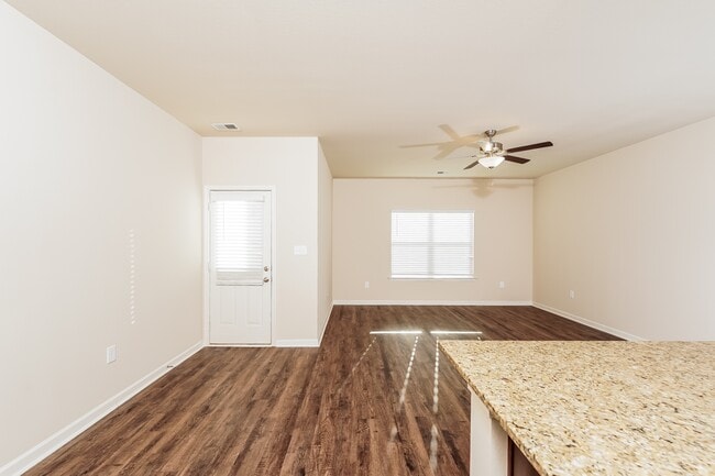 Photo - 8067 Hagood St