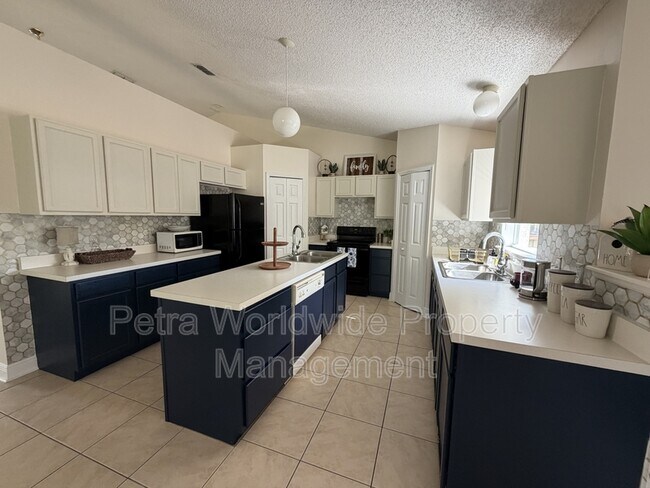 Photo - 2717 Orpha Ln