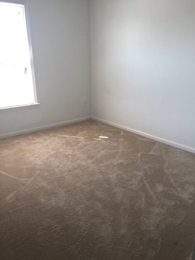 Photo - 728 Kennesaw Ct