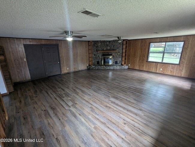 Photo - 7594 Rockingham Dr