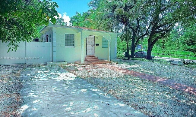 Building Photo - 6701 NE Miami Pl Rental