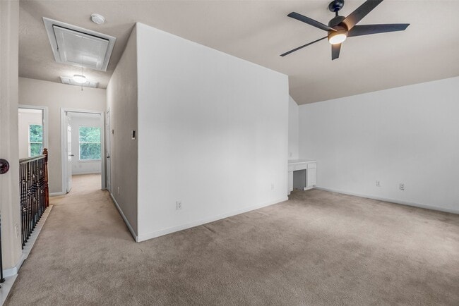 Photo - 75 N Spinning Wheel Cir