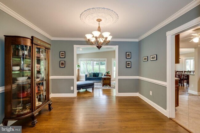 1816 Midlothian Ct