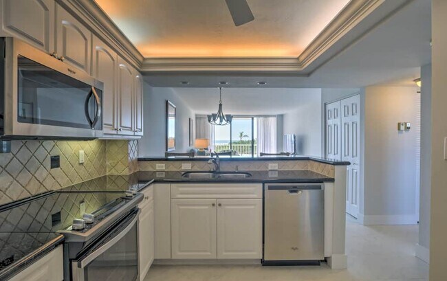 Photo - 380 Seaview Ct Unidad 305