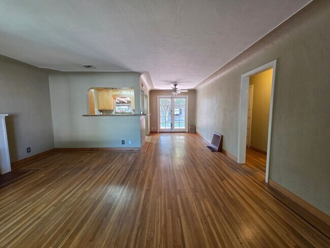 Photo - Charming Bungalow in La Loma neighborhood!