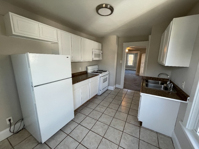 Photo - 619 Elm St Unit 2