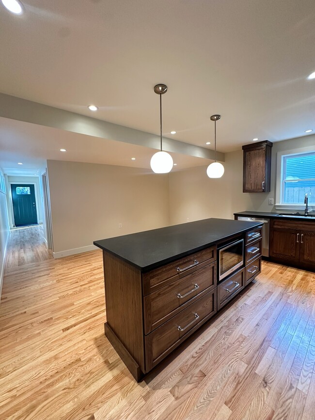 Photo - 2606 Larkins Way