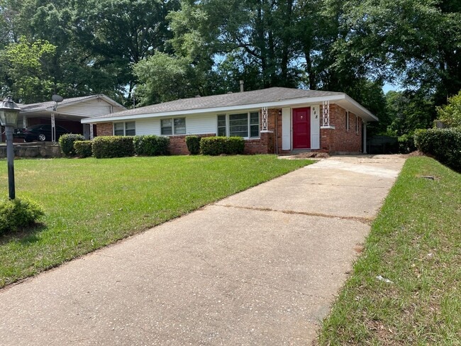 Photo - 688 Joryne Dr