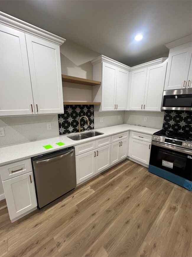 Building Photo - 5325 Kenilwood Dr