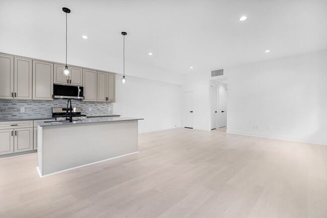 Photo - 8203 Moon Beam St