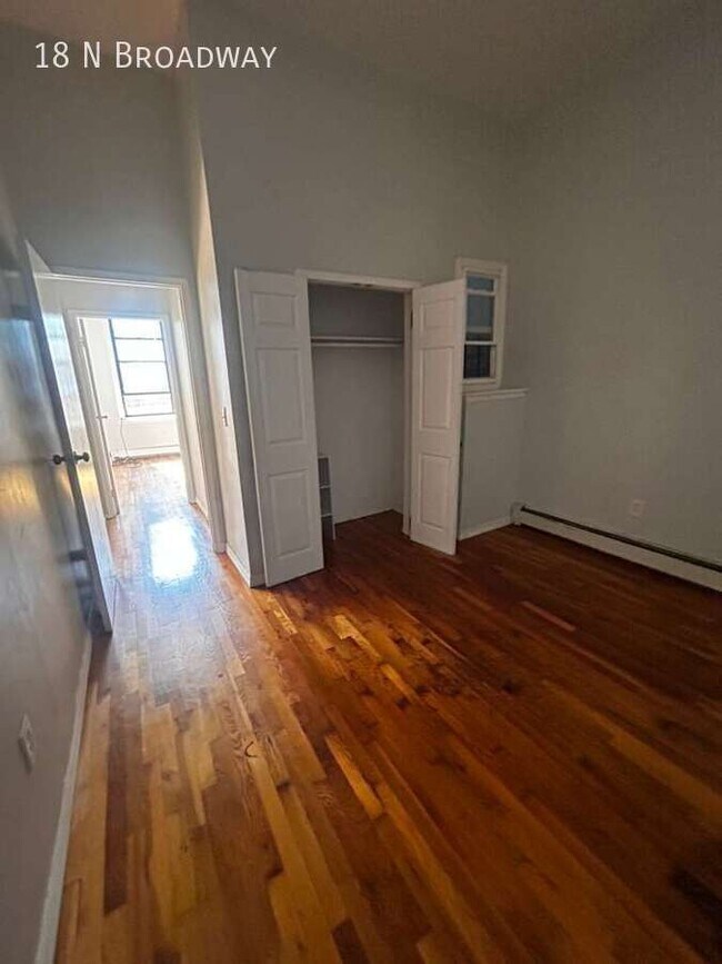 Photo - 18 N Broadway-
